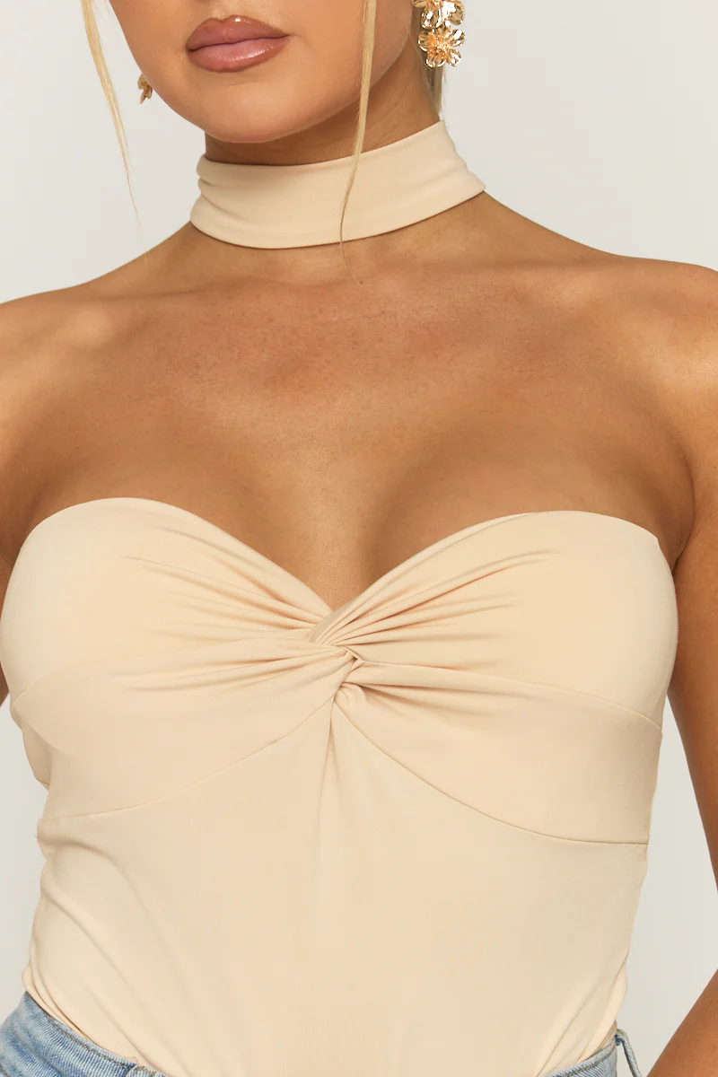 Beige Ruched Bust Choker Detail Bodysuit - Singapore - Image 3