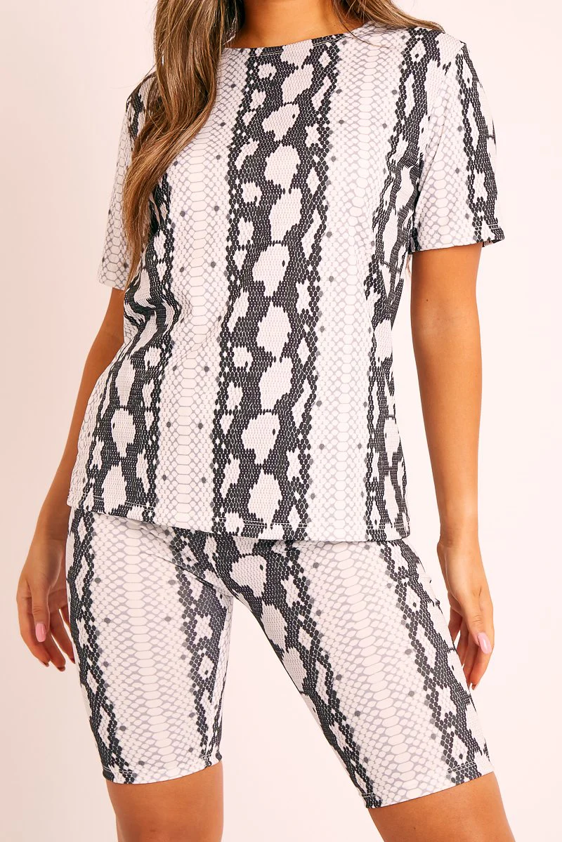 Black Snake T-shirt Cycling Short Set - Alissandra - Image 4